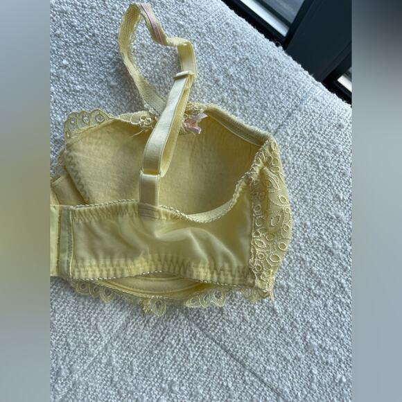 Victoria’s Secret Yellow Lace Bra Size 36DD - Picture 6 of 8